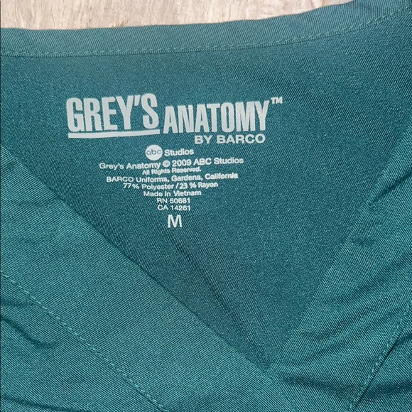 Dark Green Scrub Set - Picture 4 of 4